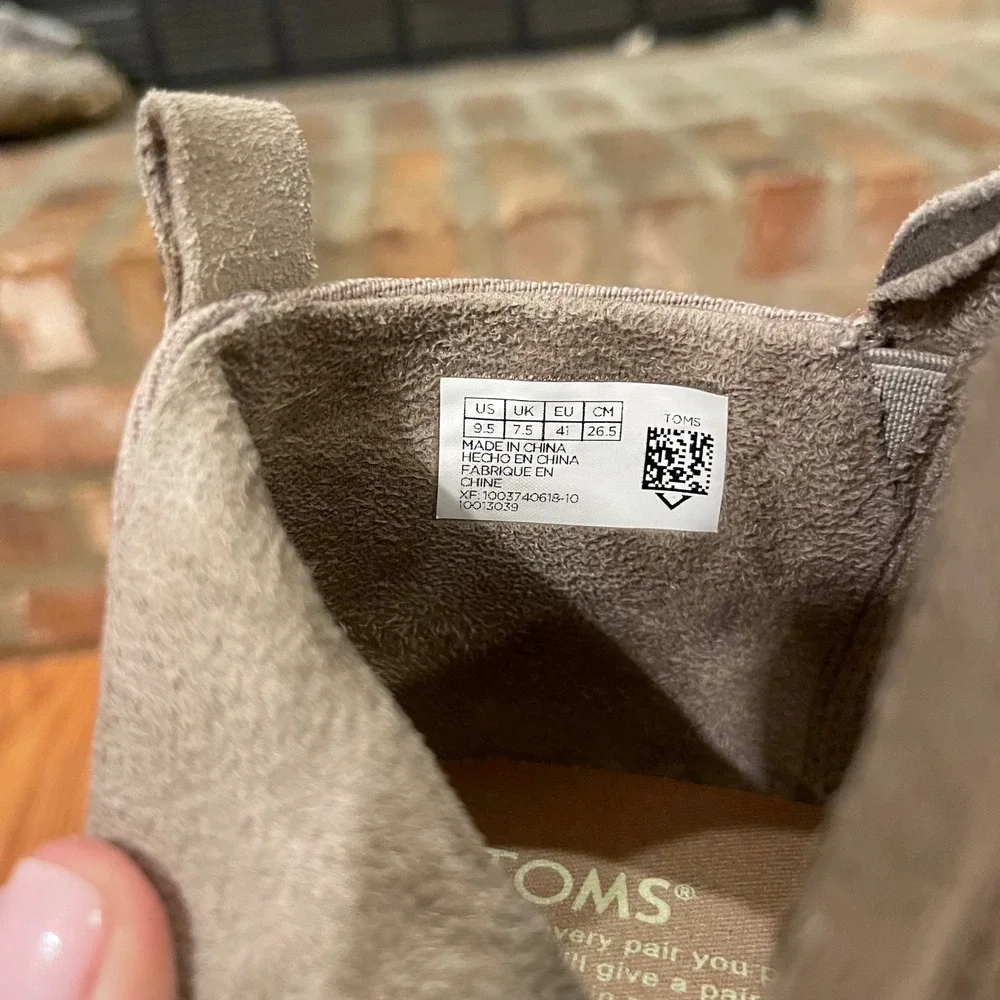 Toms excellent condtition